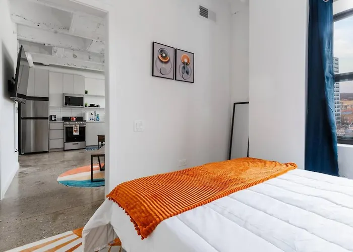 Artistic Loft Rooftop Uptown Montrose Gymwfh *