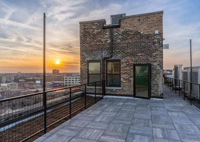 Artistic Loft Rooftop Uptown Montrose Gymwfh